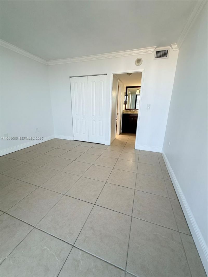 3701 N Country Club Dr, Unit 1901, Aventura, FL 33180 Photo