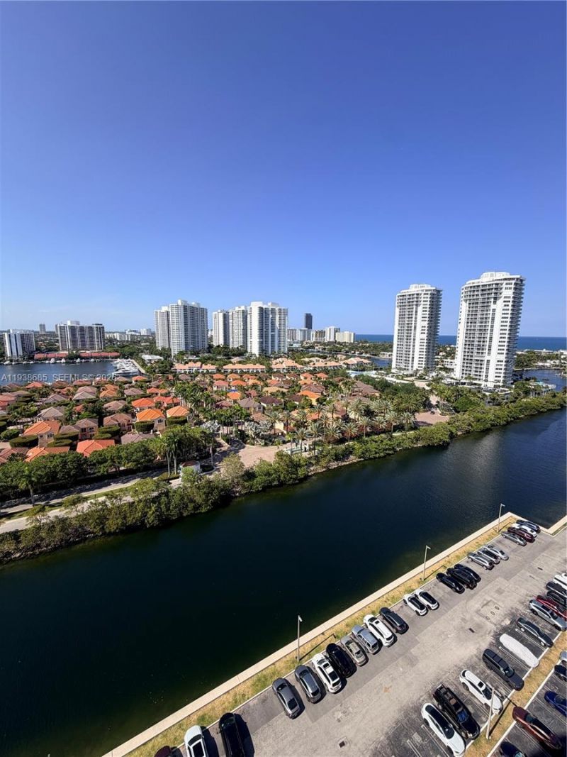 3701 N Country Club Dr, Unit 1901, Aventura, FL 33180 Photo