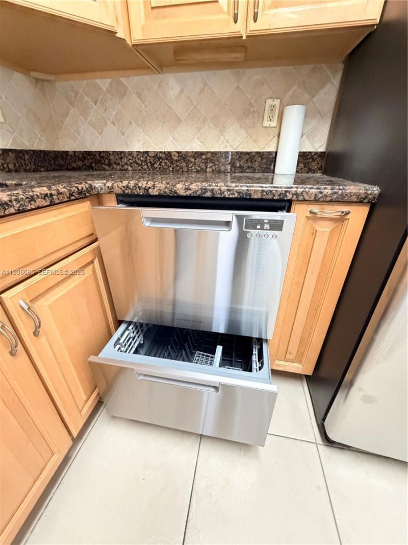 3701 N Country Club Dr, Unit 1901, Aventura, FL 33180 Photo