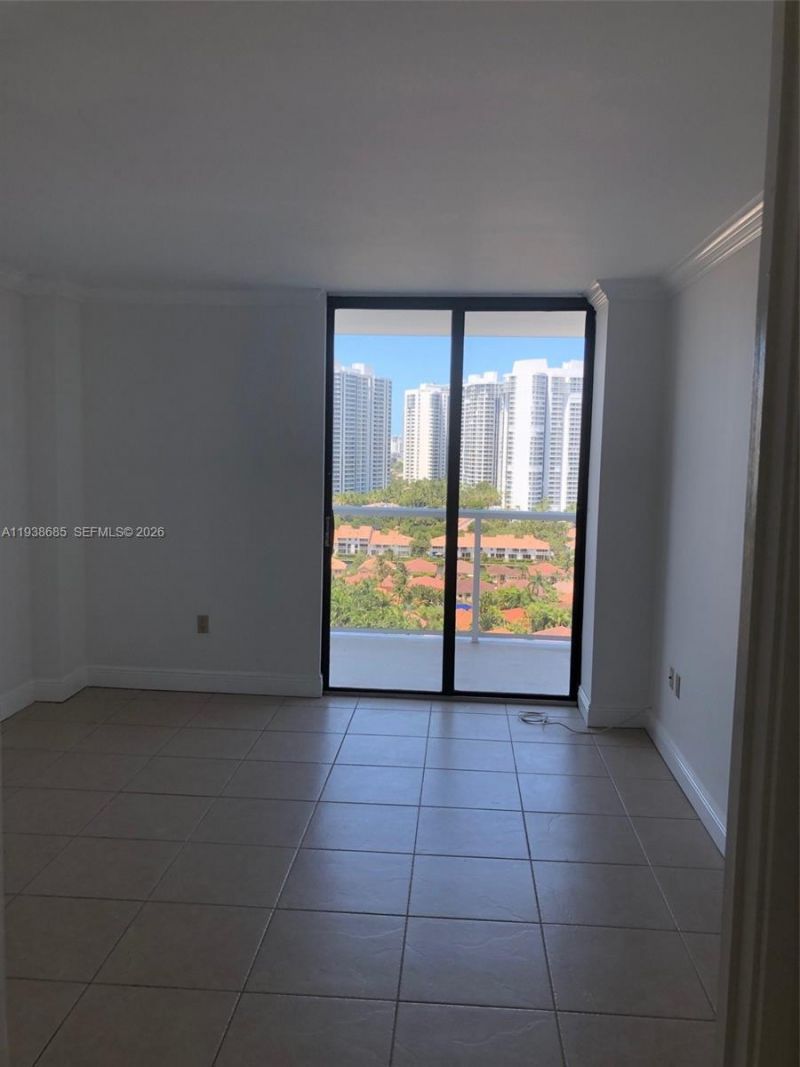 3701 N Country Club Dr, Unit 1901, Aventura, FL 33180 Photo