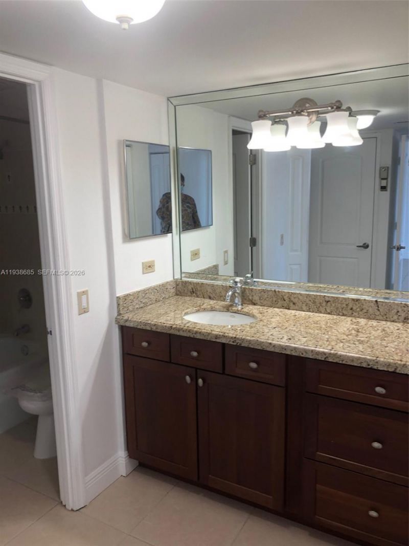 3701 N Country Club Dr, Unit 1901, Aventura, FL 33180 Photo