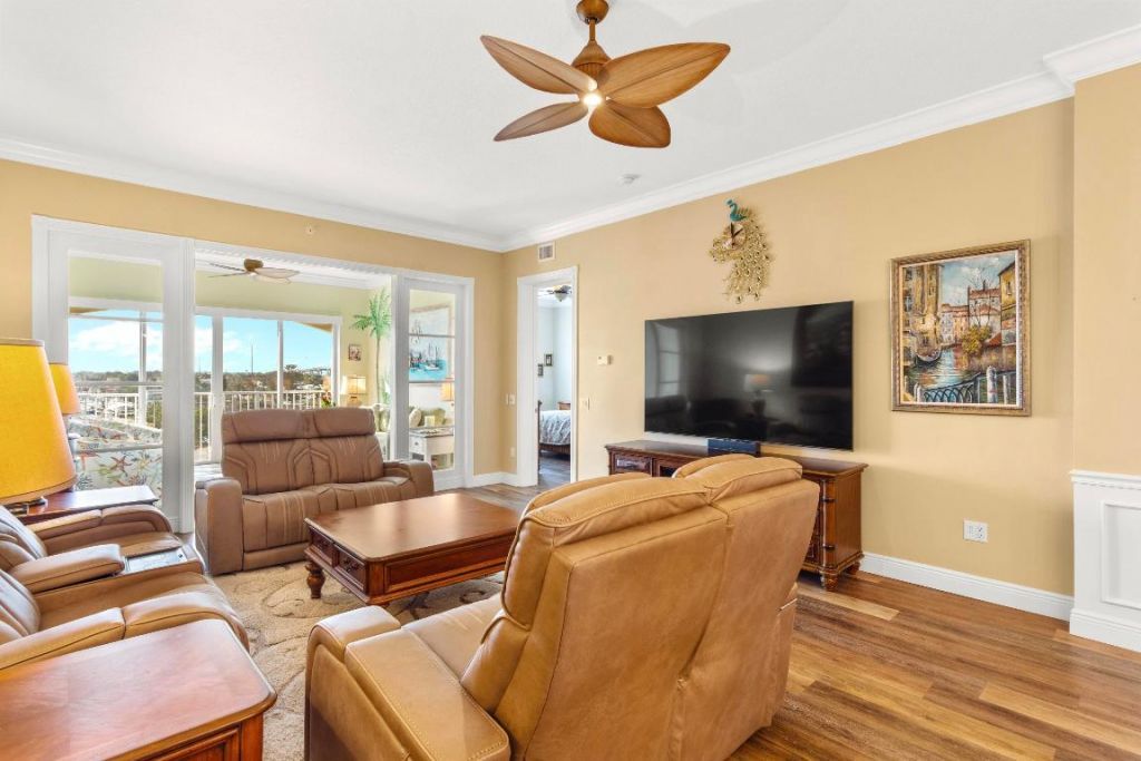 33 Harbour Isle Drive W, Unit 306, Fort Pierce, FL 34949 Photo