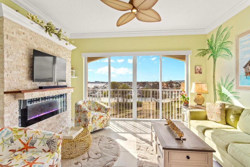 33 Harbour Isle Drive W, Unit 306, Fort Pierce, FL 34949 Photo