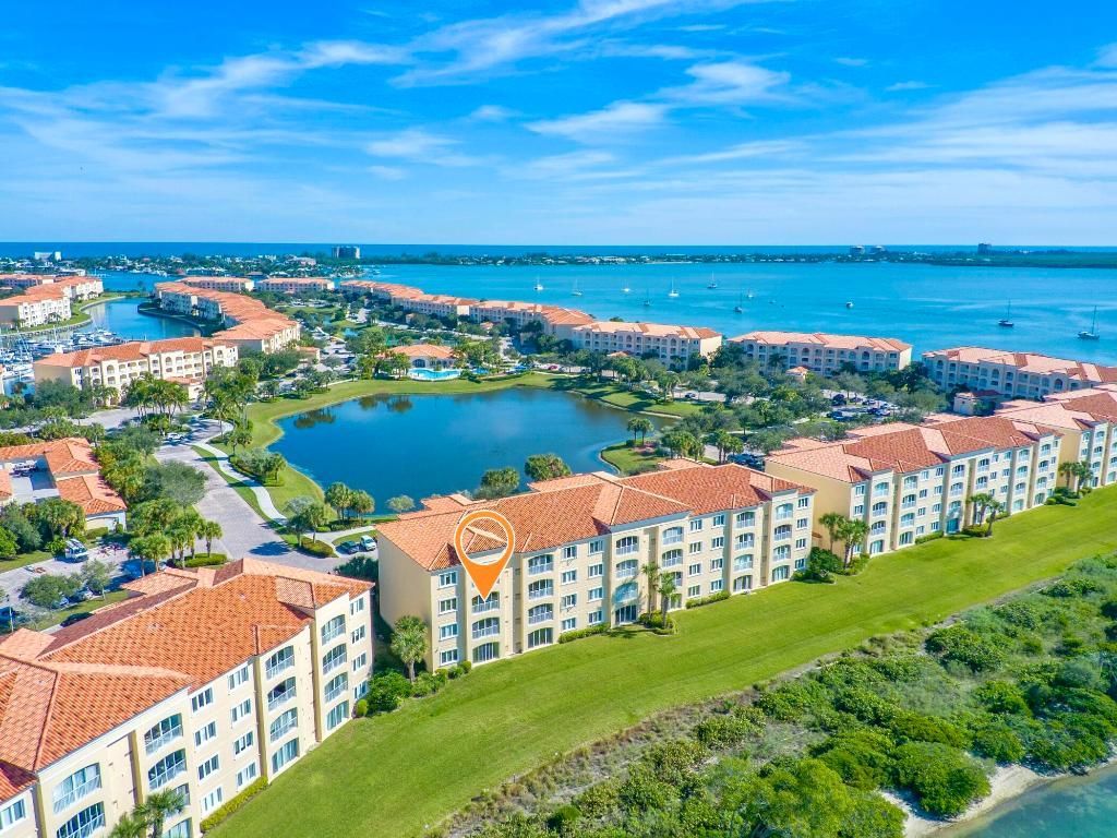 33 Harbour Isle Drive W, Unit 306, Fort Pierce, FL 34949 Photo