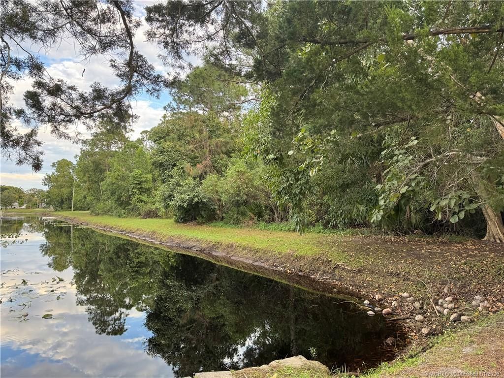Lot 10,20 1/2 21 SE Pinehaven Avenue, Hobe Sound, FL 33455 Photo