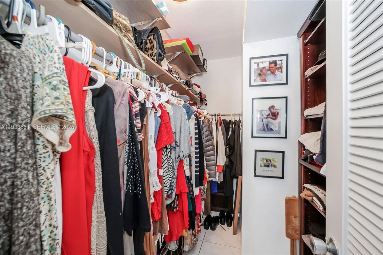 541 Blue Heron, Unit 205C, Hallandale Beach, FL 33009 Photo