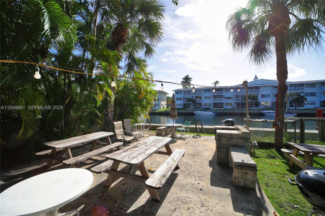 541 Blue Heron, Unit 205C, Hallandale Beach, FL 33009 Photo