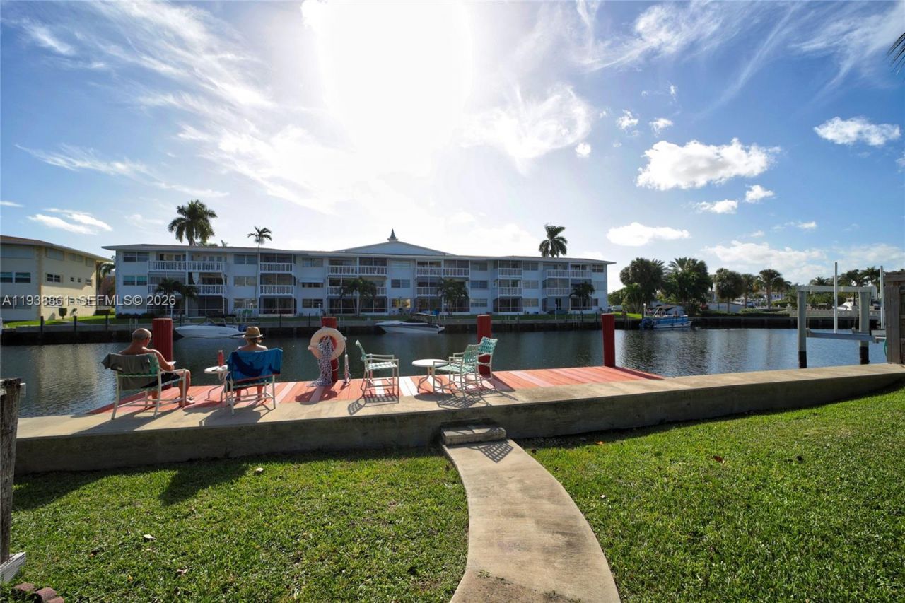 541 Blue Heron, Unit 205C, Hallandale Beach, FL 33009 Photo