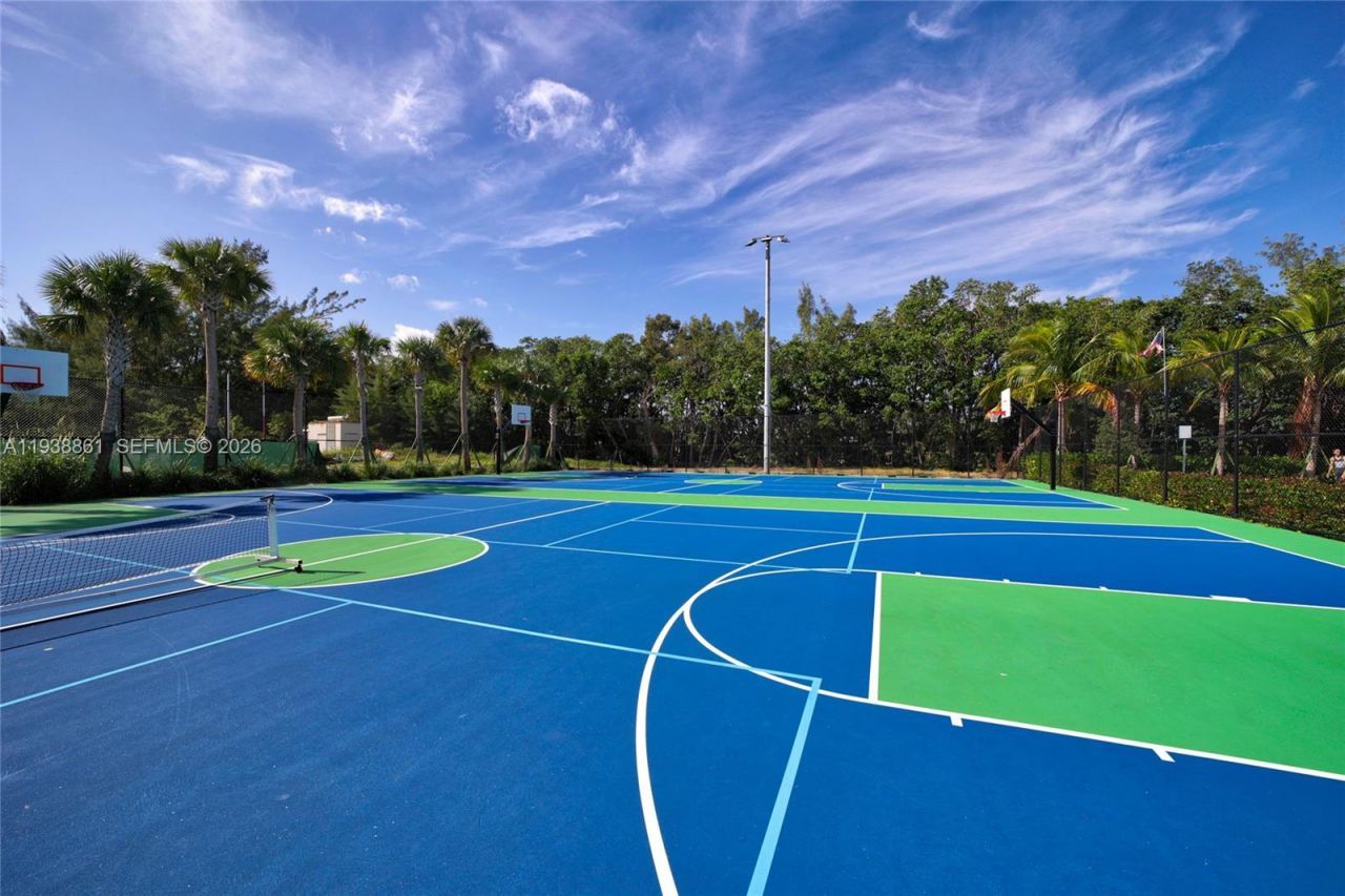 541 Blue Heron, Unit 205C, Hallandale Beach, FL 33009 Photo