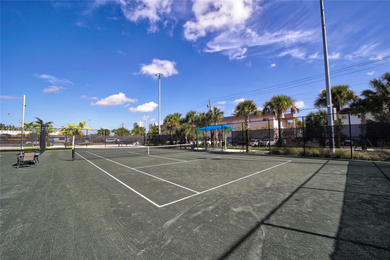 541 Blue Heron, Unit 205C, Hallandale Beach, FL 33009 Photo