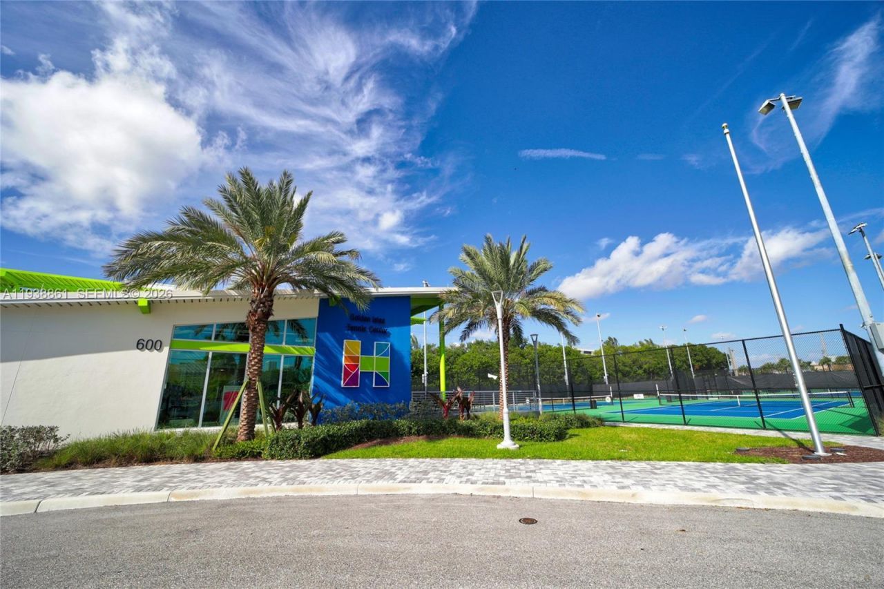 541 Blue Heron, Unit 205C, Hallandale Beach, FL 33009 Photo