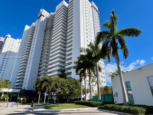 14951 Royal Oaks Ln, Unit 505, North Miami, FL 33181 Photo