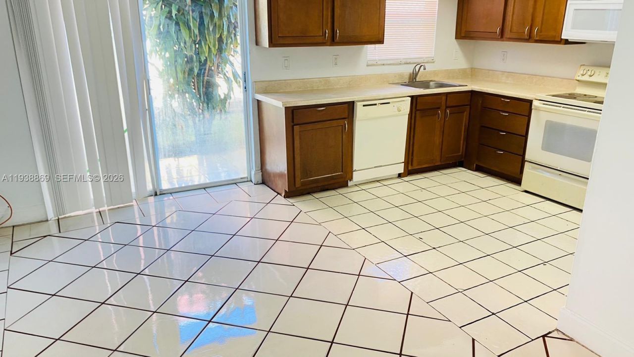 5407 NW 27th St, Unit D2, Lauderhill, FL 33313 Photo