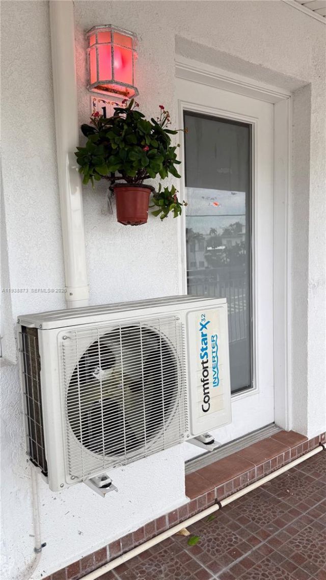 330 74th St , Unit 16, Miami Beach, FL 33141 Photo