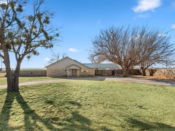 1137 US Highway 82 W, Seymour, TX 76380