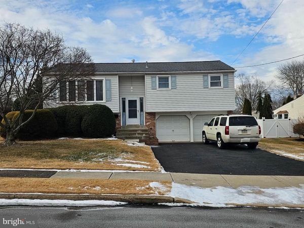 980 MARSHALL DRIVE, WARMINSTER, PA 18974