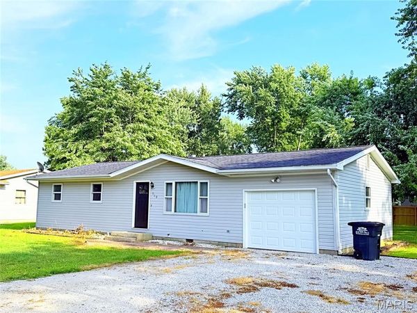 710 Field Street, Altamont, IL 62411