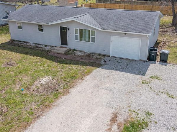 710 Field Street, Altamont, IL 62411