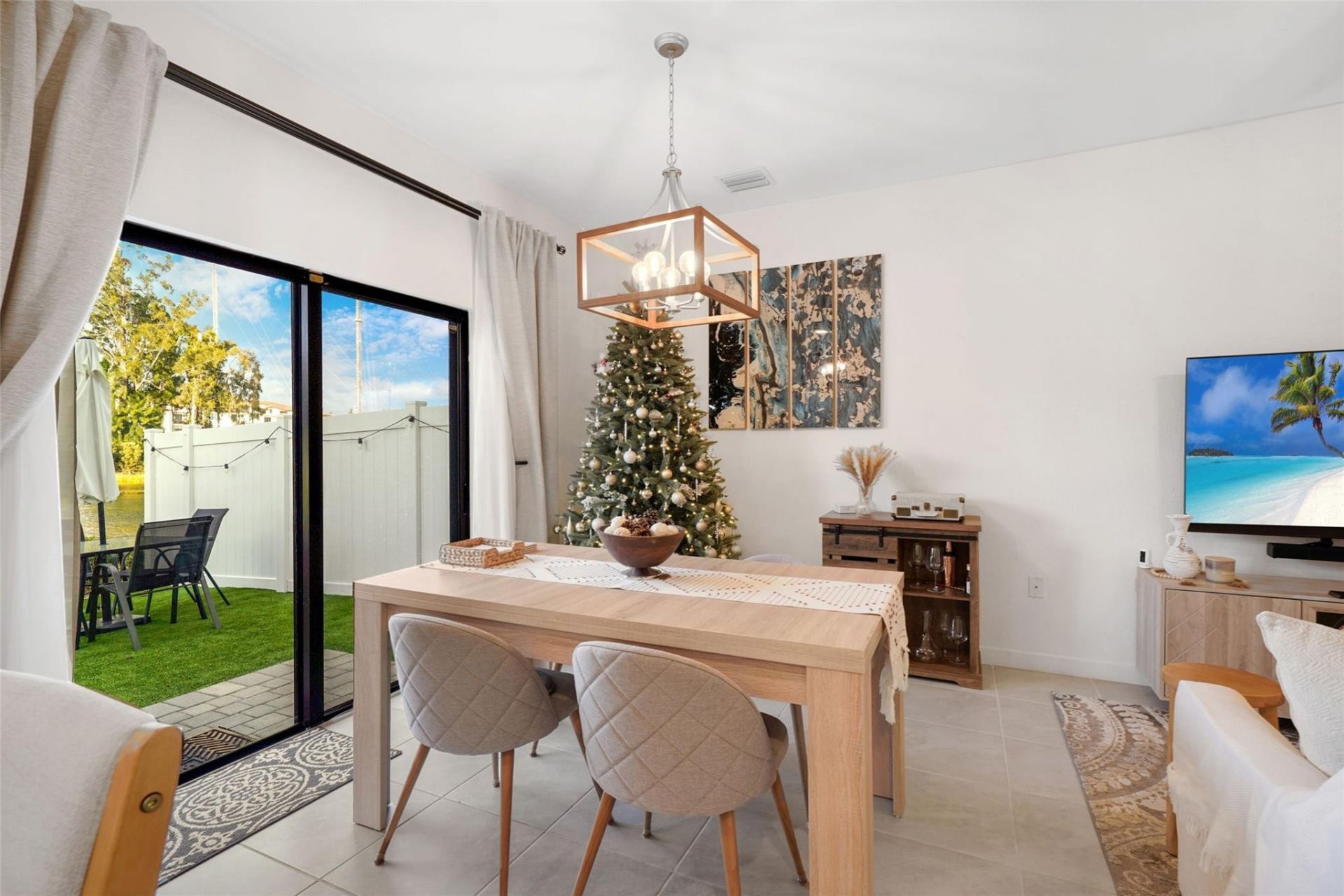 659 NW 204th Street, Miami, FL 33169 Photo