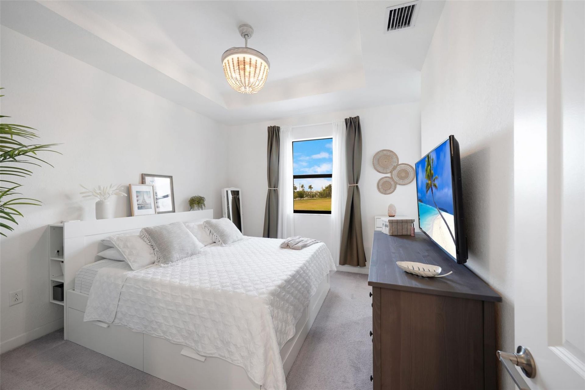 659 NW 204th Street, Miami, FL 33169 Photo