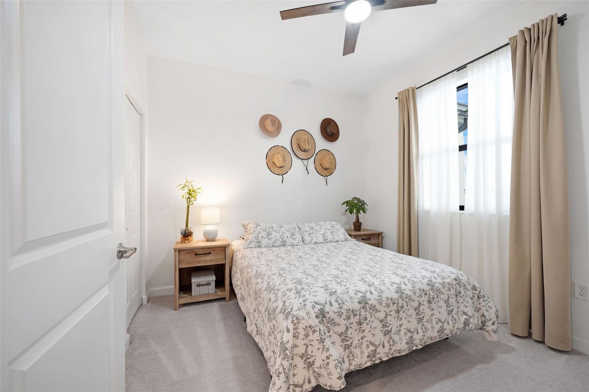 659 NW 204th Street, Miami, FL 33169 Photo