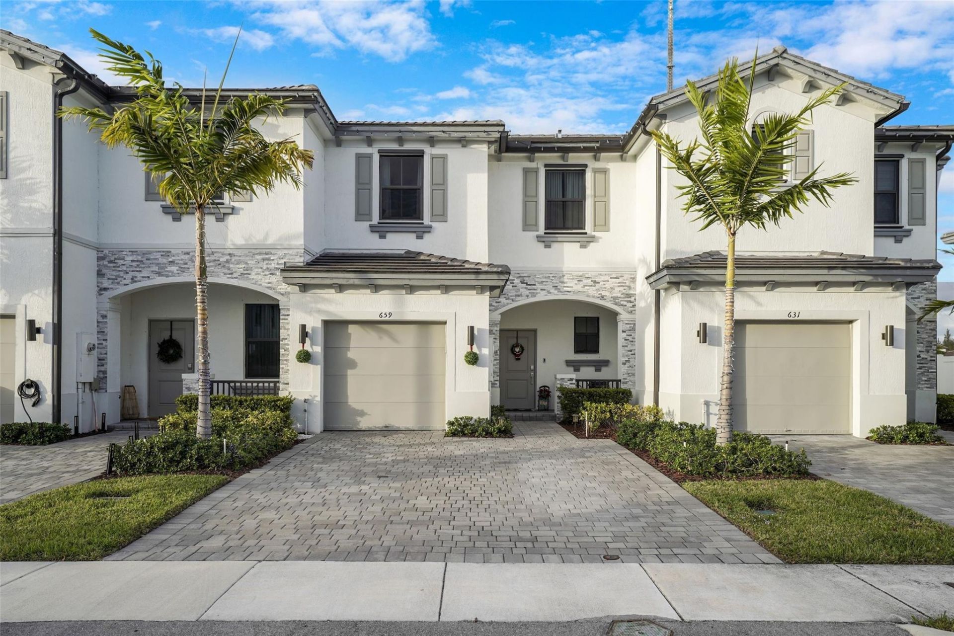 659 NW 204th Street, Miami, FL 33169 Photo