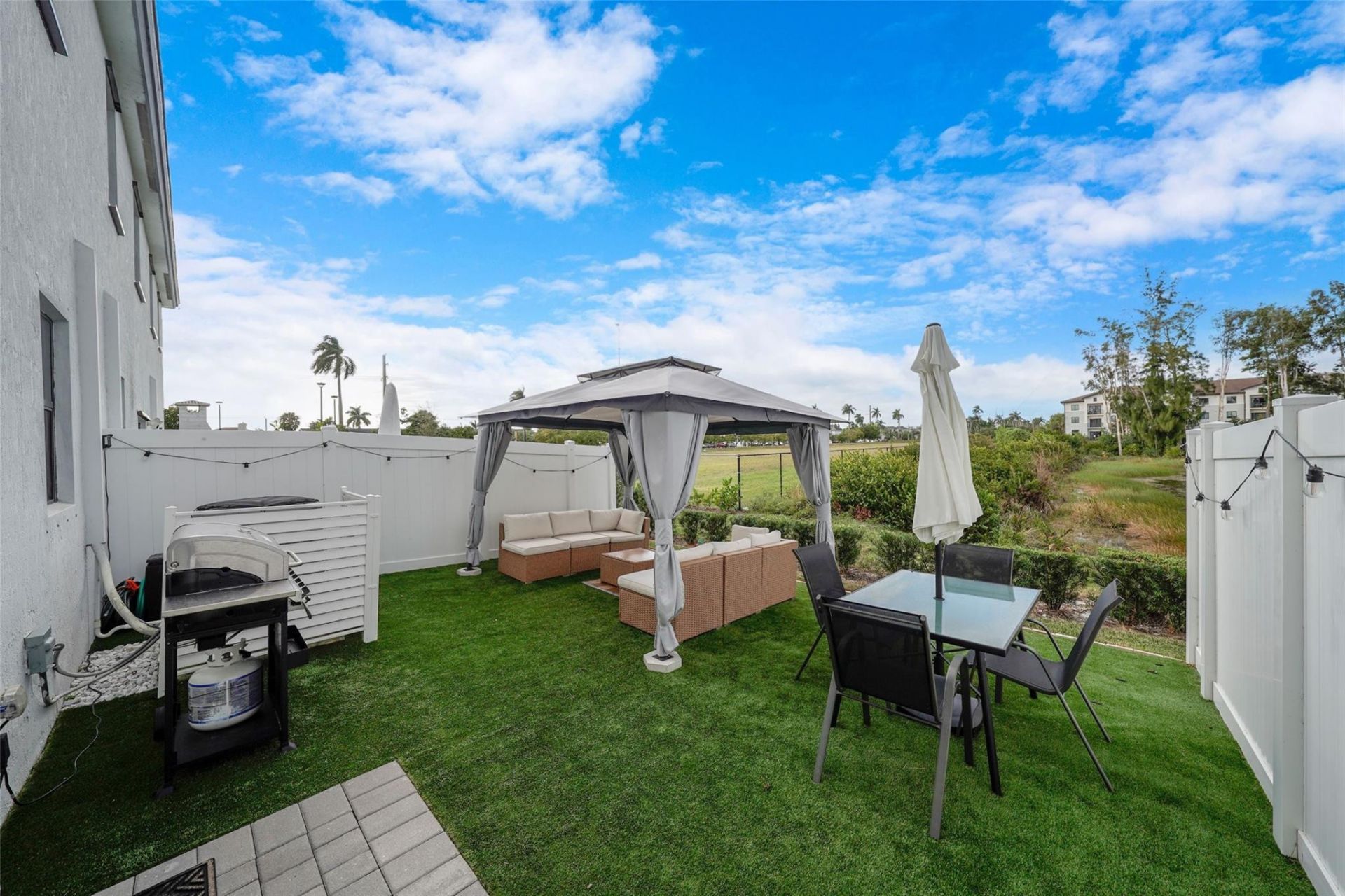 659 NW 204th Street, Miami, FL 33169 Photo