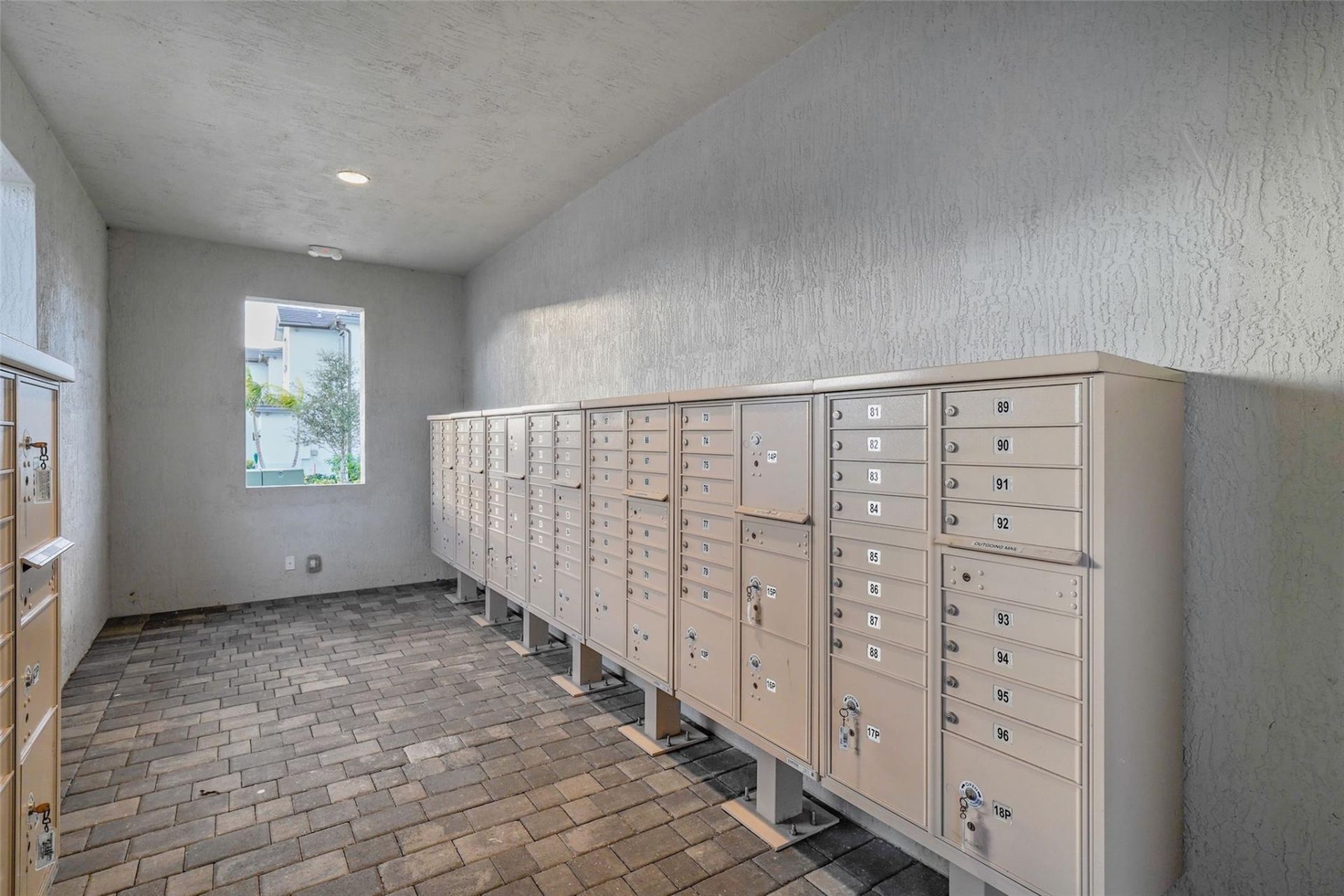 659 NW 204th Street, Miami, FL 33169 Photo