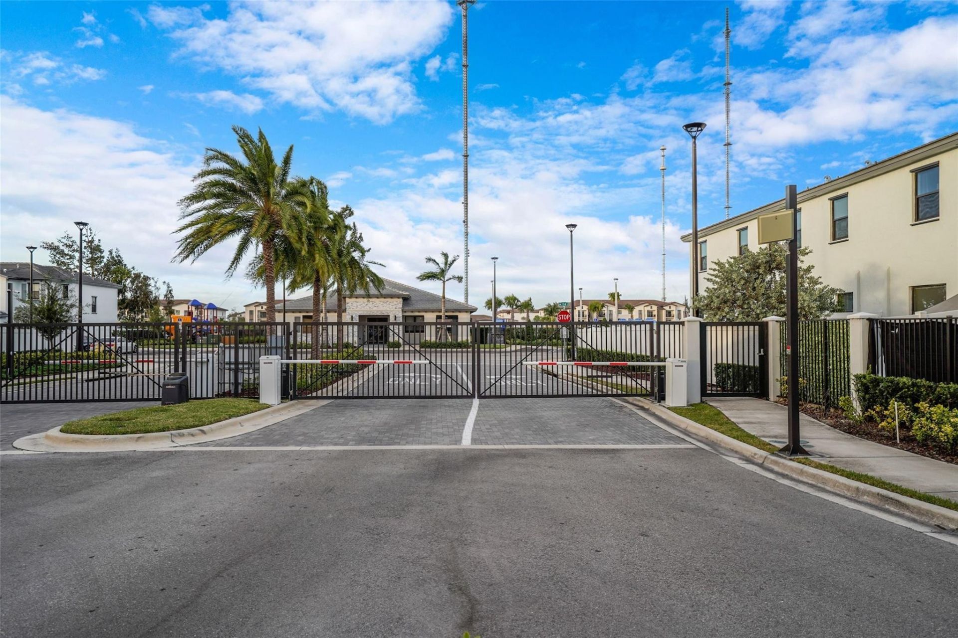 659 NW 204th Street, Miami, FL 33169 Photo