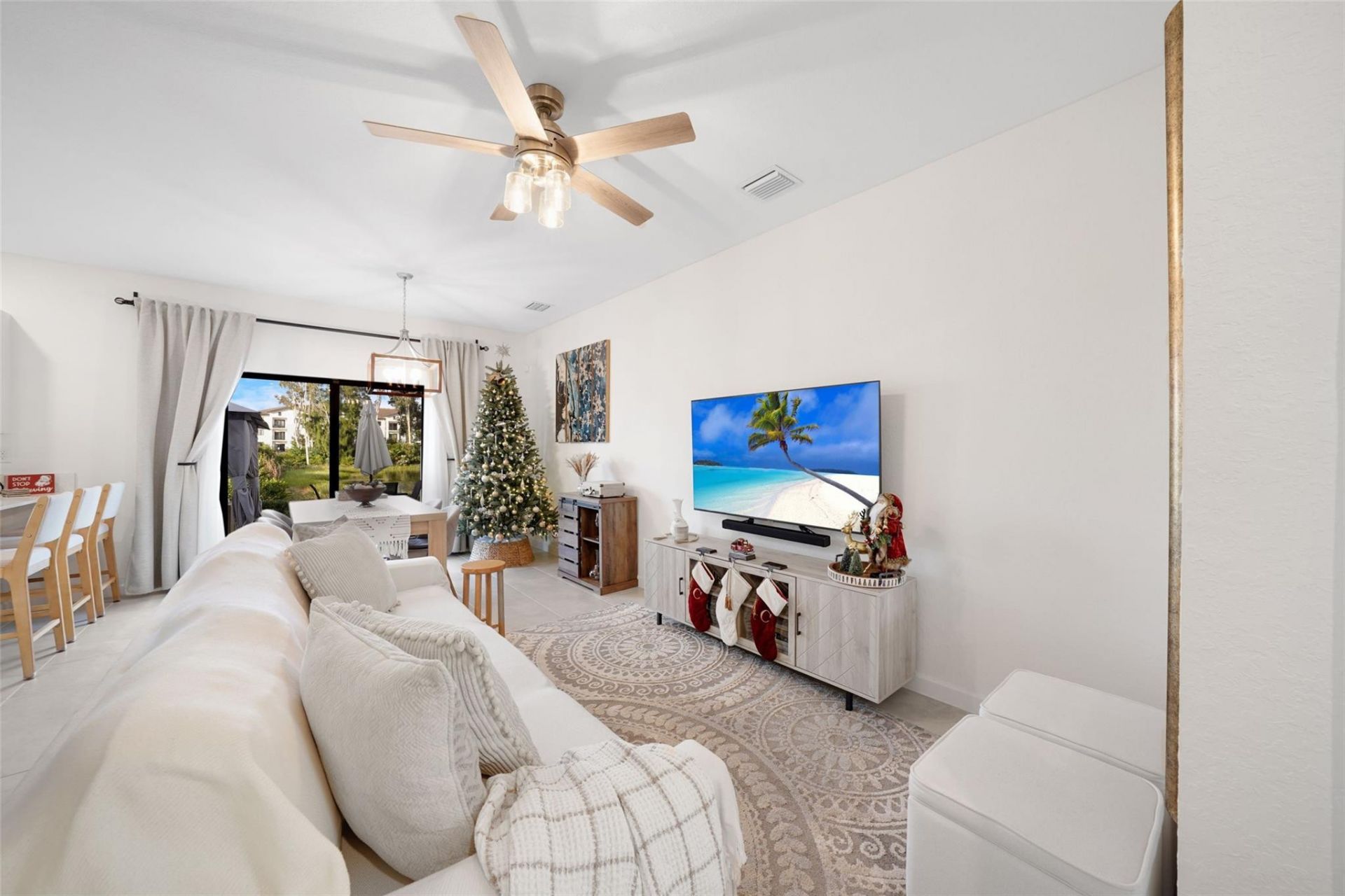 659 NW 204th Street, Miami, FL 33169 Photo