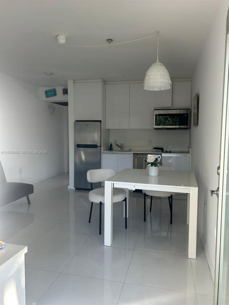 801 15th St, Unit 202, Miami Beach, FL 33139 Photo