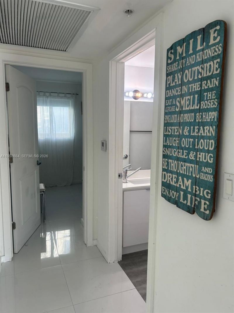 801 15th St, Unit 202, Miami Beach, FL 33139 Photo