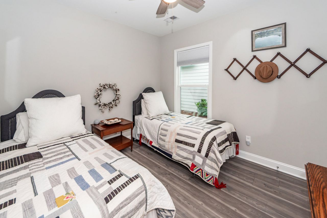 484 Hidden Meadow Lane Photo 35