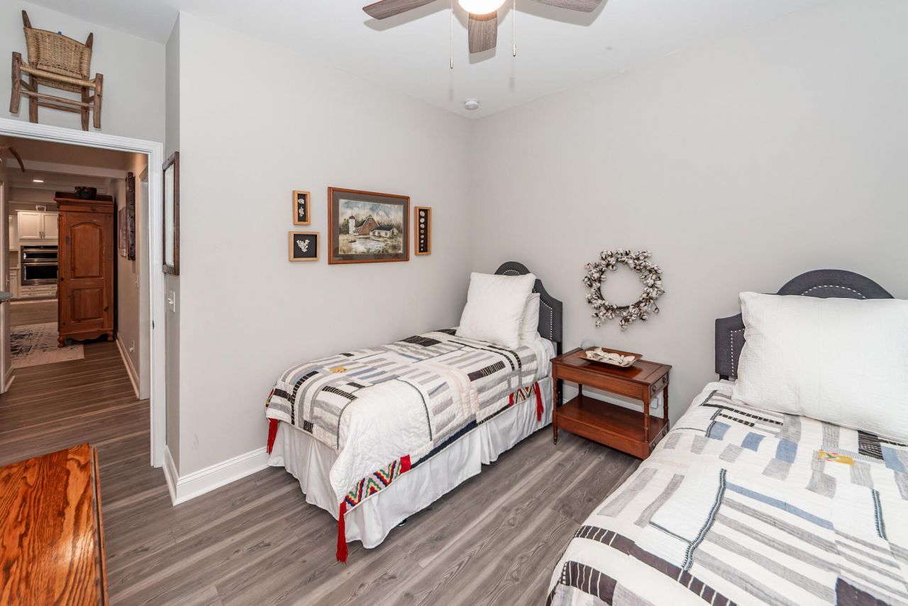 484 Hidden Meadow Lane Photo 36