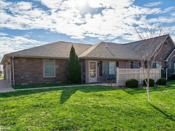 4922 Grand View Lane, Fort Madison, IA 52627