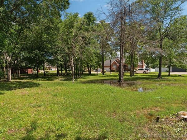 10 Edgewood Drive , McAlester, OK 74501