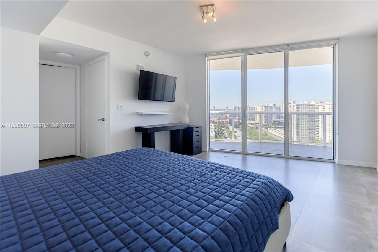 17201 Collins Ave, Unit 2006, Sunny Isles Beach, FL 33160 Photo