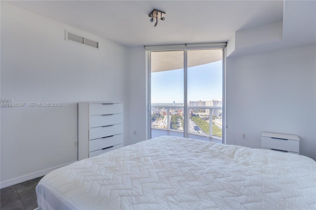 17201 Collins Ave, Unit 2006, Sunny Isles Beach, FL 33160 Photo