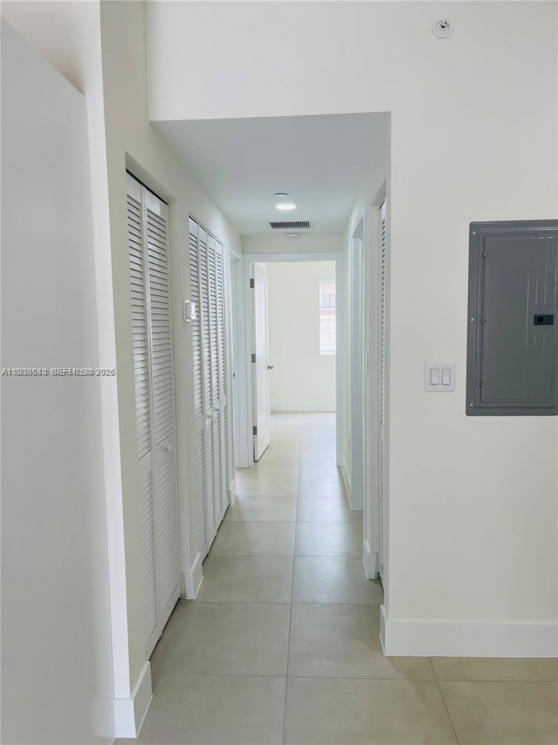 310 E 7th St, Unit 202, Hialeah, FL 33010 Photo