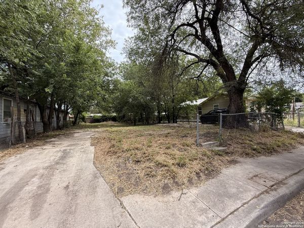 2807 Roselawn, San Antonio, TX 78226