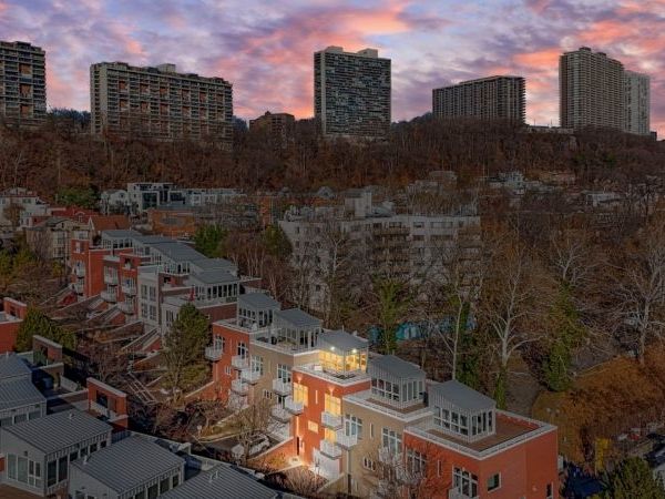 9 Vela Way, Edgewater, NJ 07020