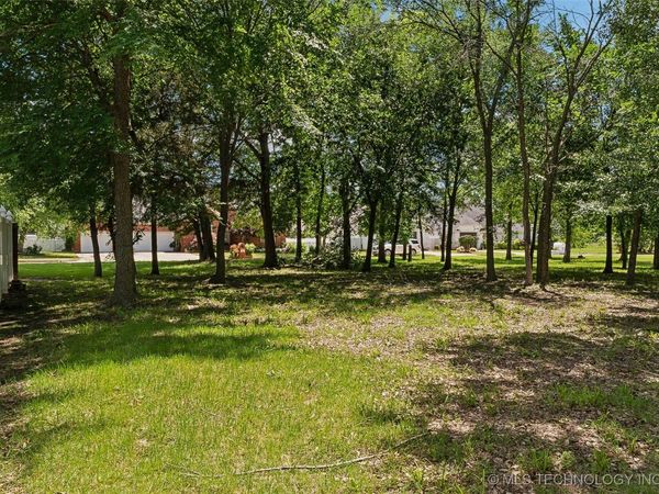 9 Edgewood Drive , McAlester, OK 74501