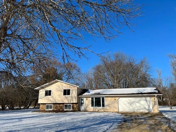 5225 Logan Street SE, Rochester, MN 55904