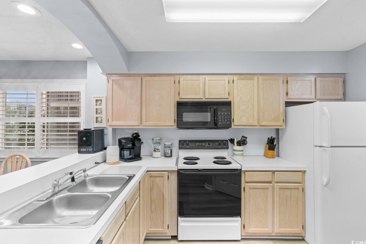 1900 Duffy St. Photo 10