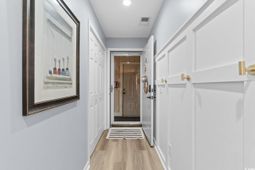 1900 Duffy St. photo 4