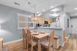 1900 Duffy St. photo 4