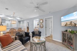 1900 Duffy St. photo 4