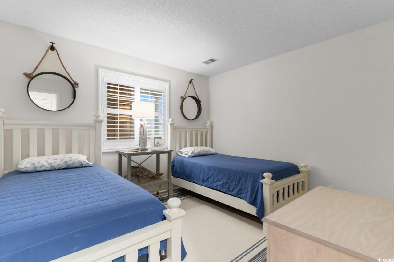 1900 Duffy St. Photo 7