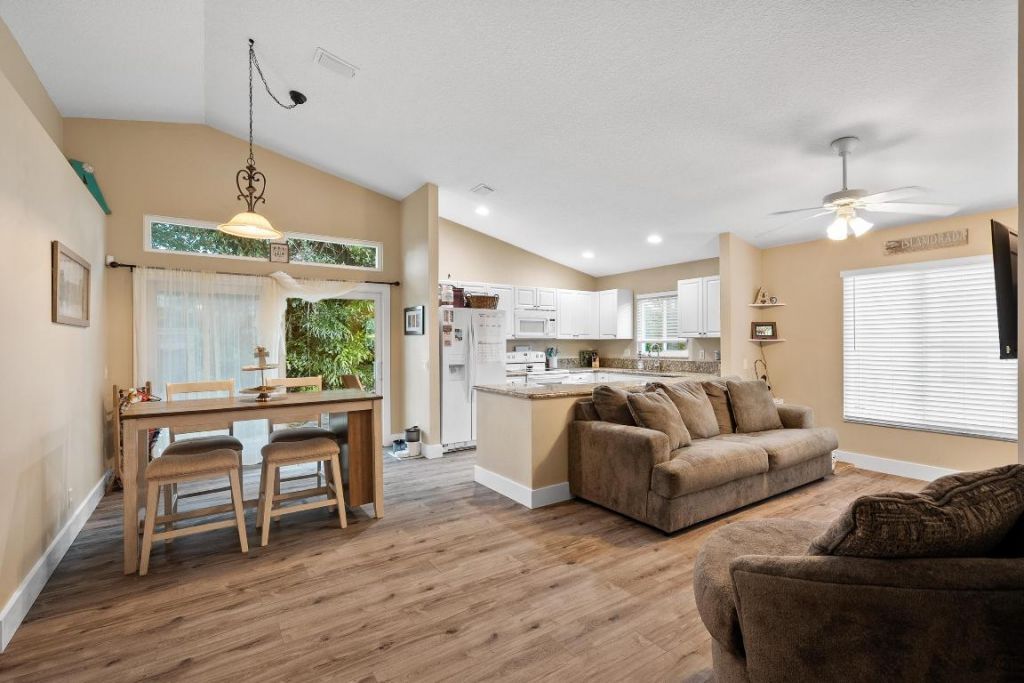 8897 SW Fishermans Wharf Drive, Stuart, FL 34997 Photo