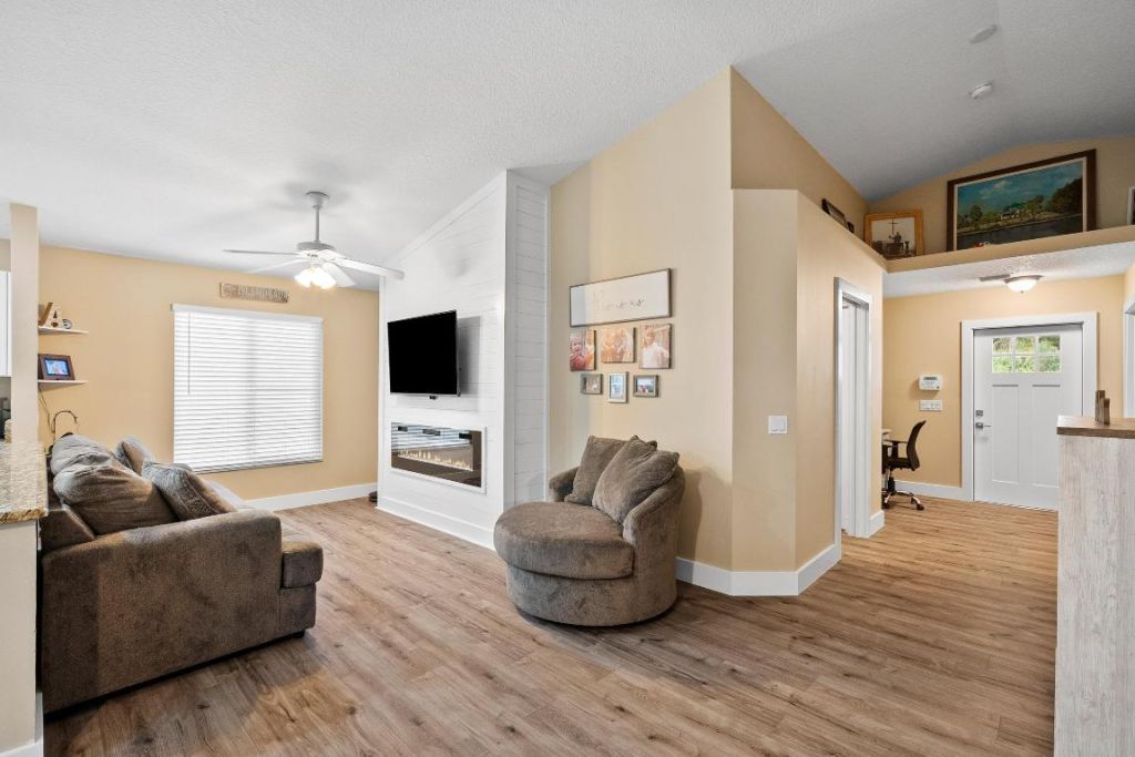 8897 SW Fishermans Wharf Drive, Stuart, FL 34997 Photo